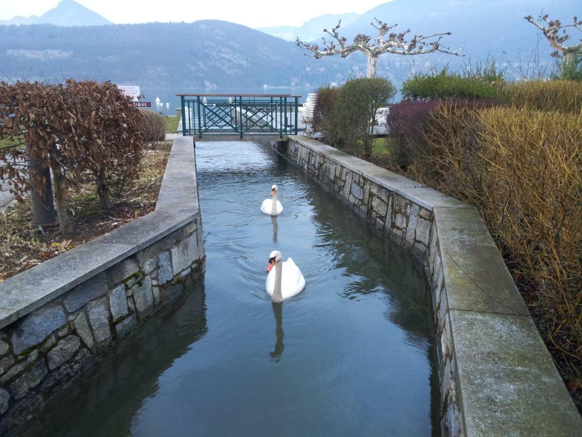 Studio Les Pieds Dans L'Eau Au Bord Du Lac D'Annecy Duingt Exterior foto
